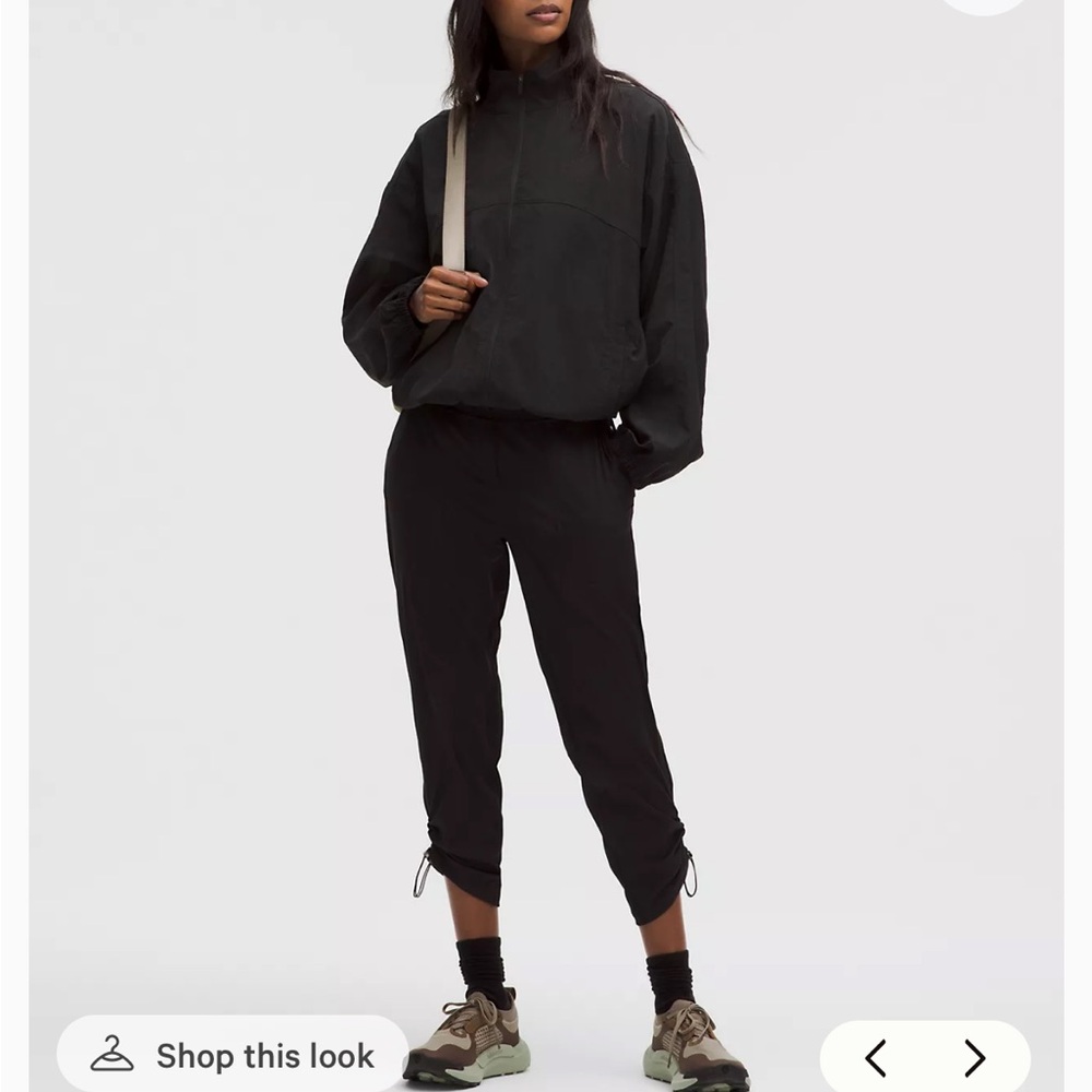 Lululemon Dance Studio cropped black joggers